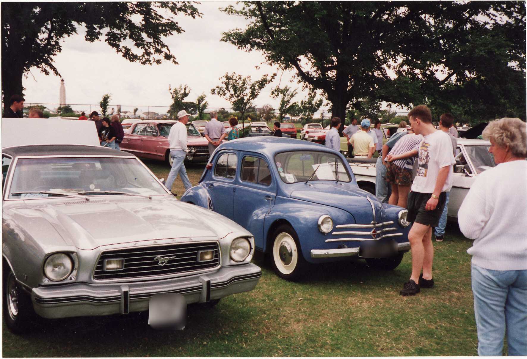 1977 Ford Mustang II & 1960 Renault 4CV