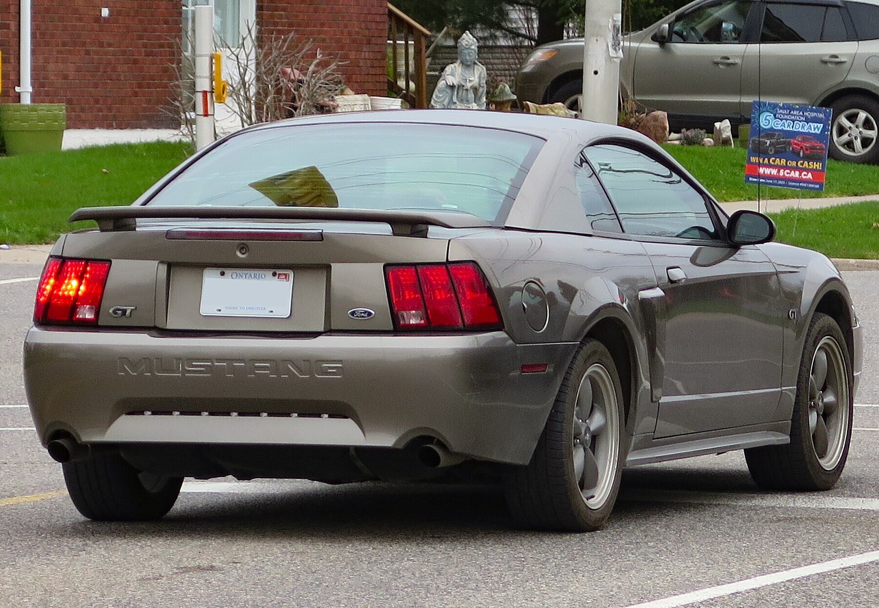 2002 Ford Mustang GT Coupe in Mineral Grey Metallic, Rear Right, 05-06-2023