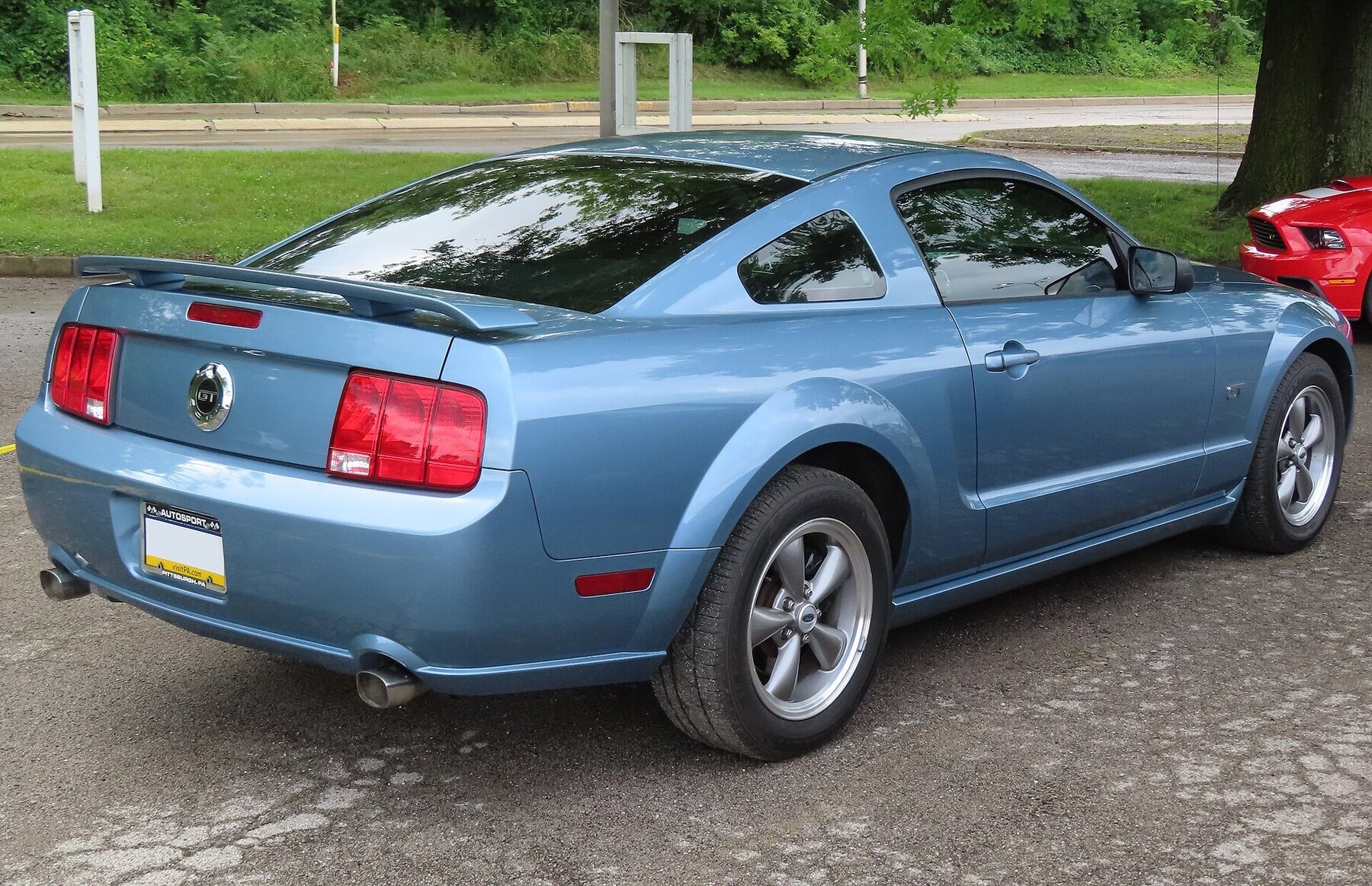 2005 Ford Mustang GT Deluxe Coupe, rear right, 07-02-2023