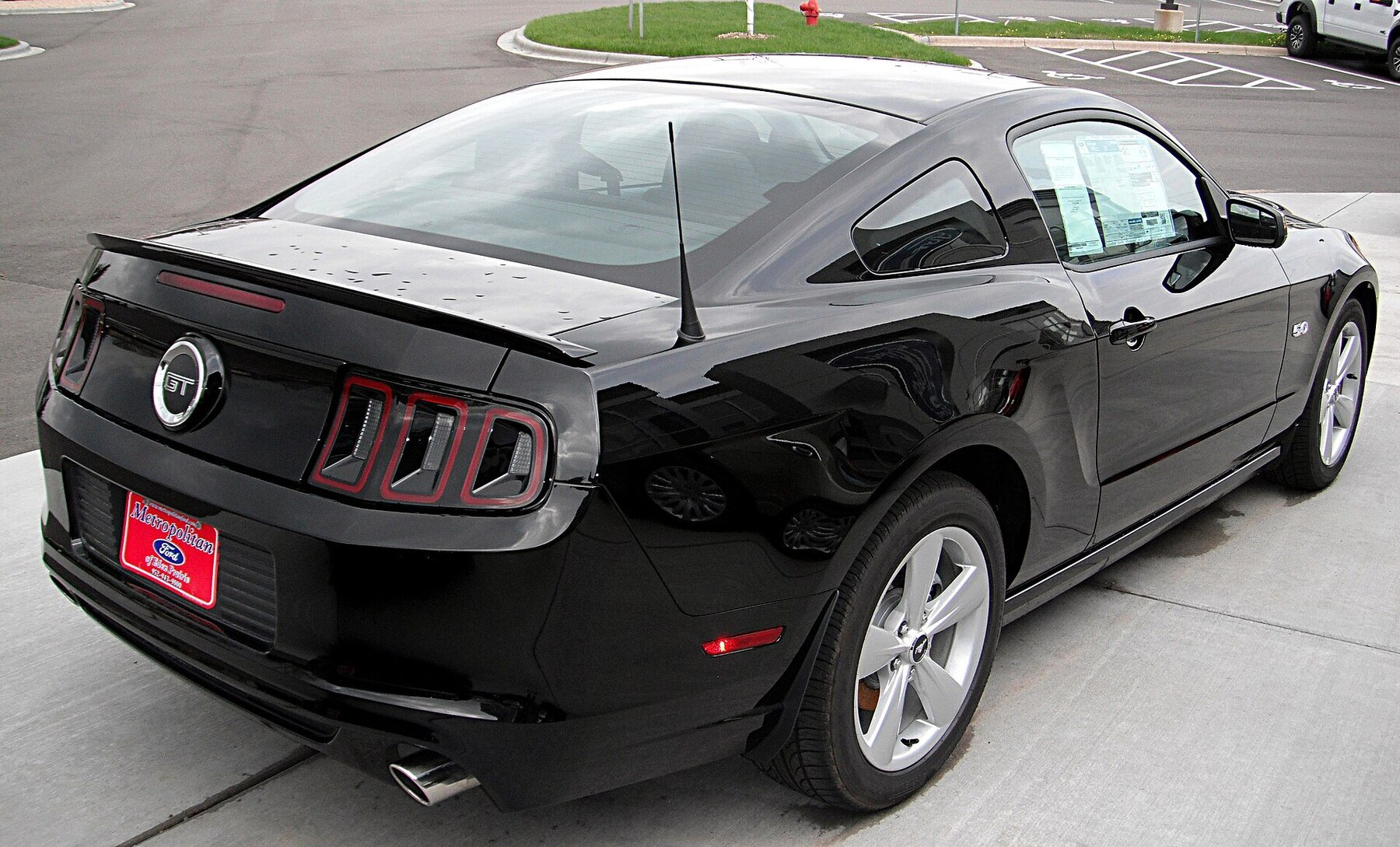 2013 Ford Mustang GT (rear view)