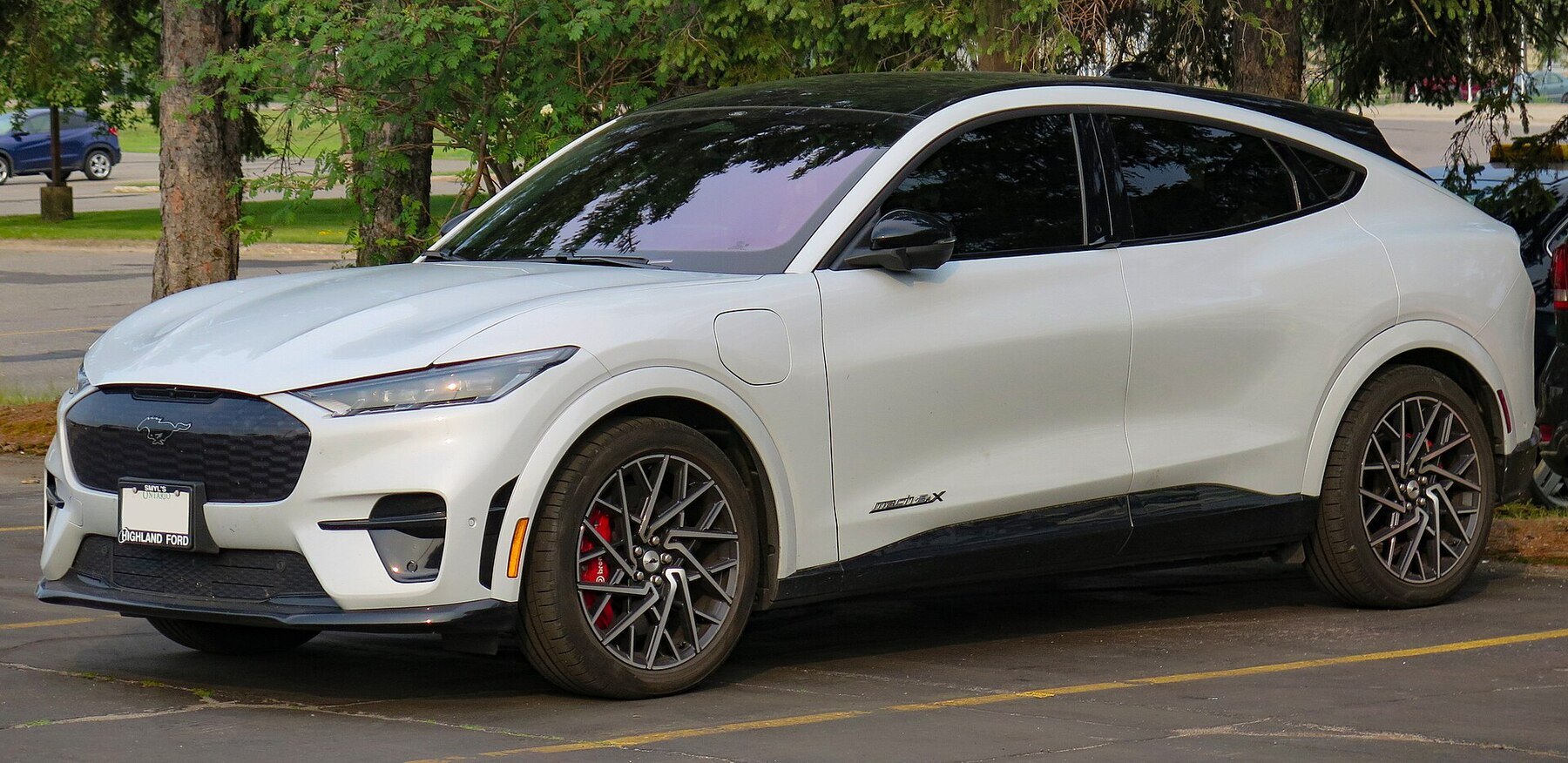 2022 Ford Mustang Mach-E GT Performance Edition in Space White Metallic, front left, 2023-07-10
